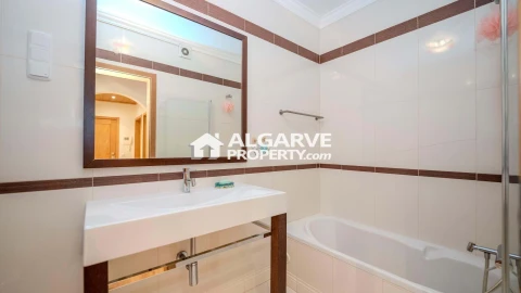 Apartamento T1 para Venda em Quarteira