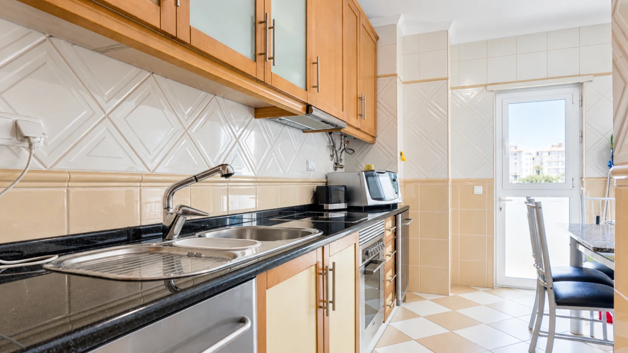 Apartamento T1 para Venda em Quarteira Foto 2