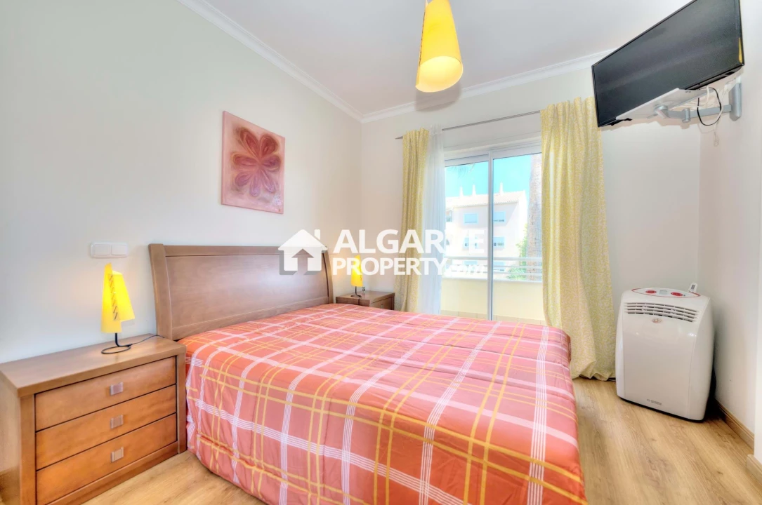 Apartamento T1 para Venda em Quarteira Foto 13