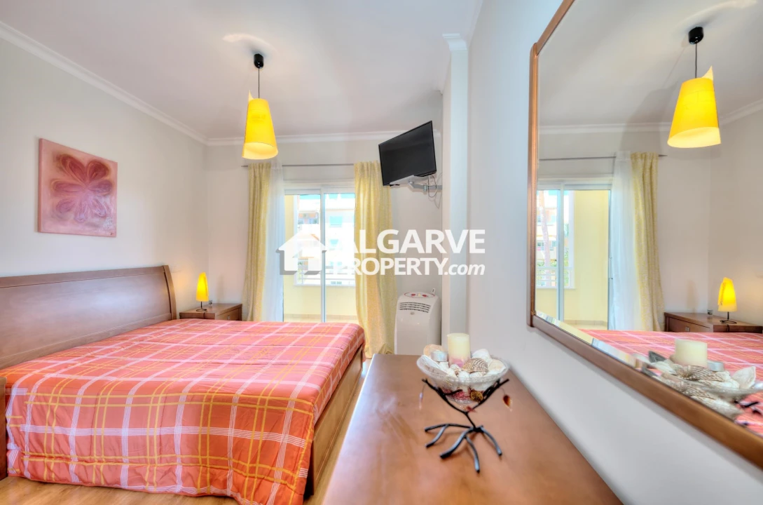 Apartamento T1 para Venda em Quarteira Foto 14