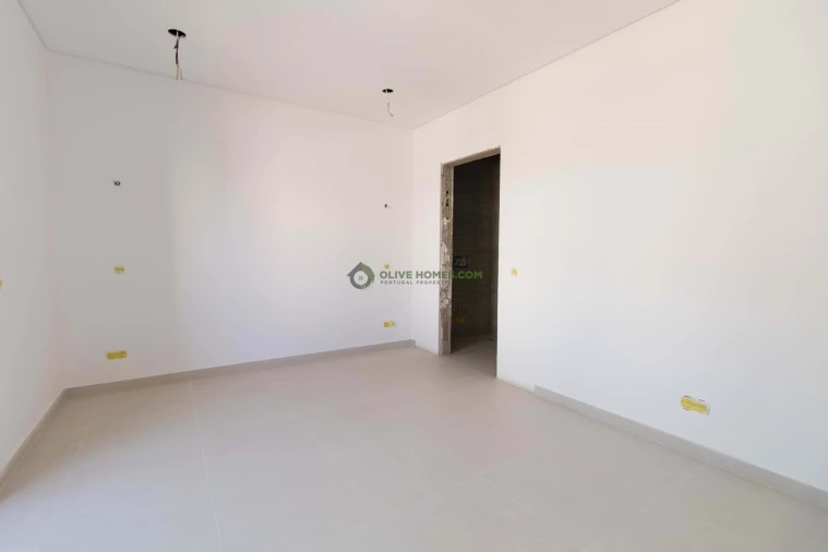 Moradia T3 para Venda em Faro (Sé e São Pedro) Foto 5