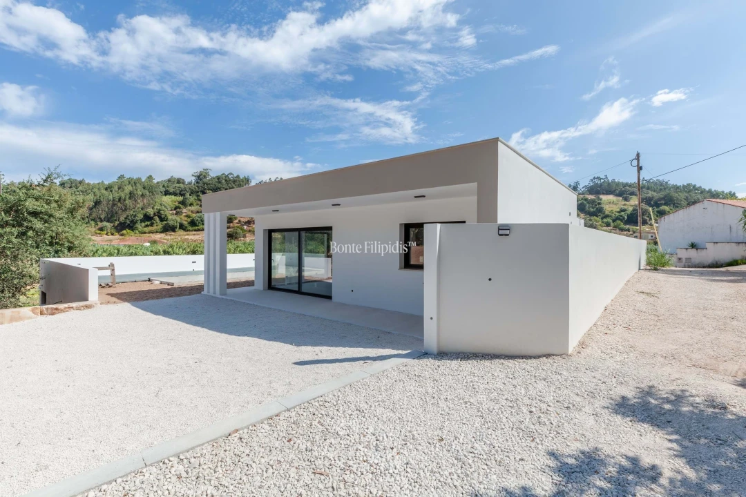 Moradia T3 para Venda em Alvorninha Foto 16