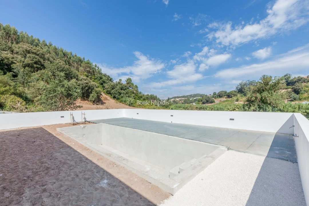 Moradia T3 para Venda em Alvorninha Foto 13