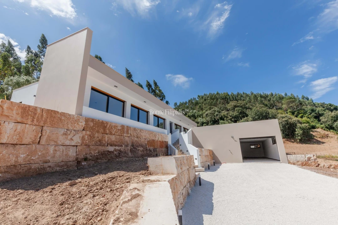 Moradia T3 para Venda em Alvorninha Foto 3