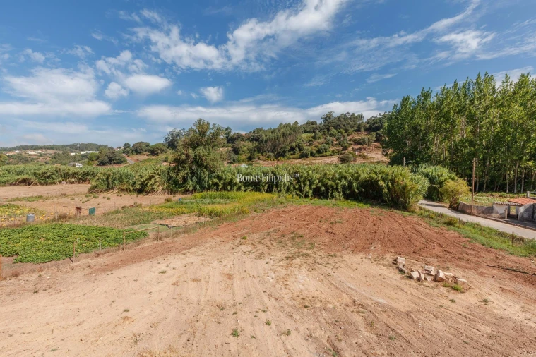 Moradia T3 para Venda em Alvorninha Foto 18