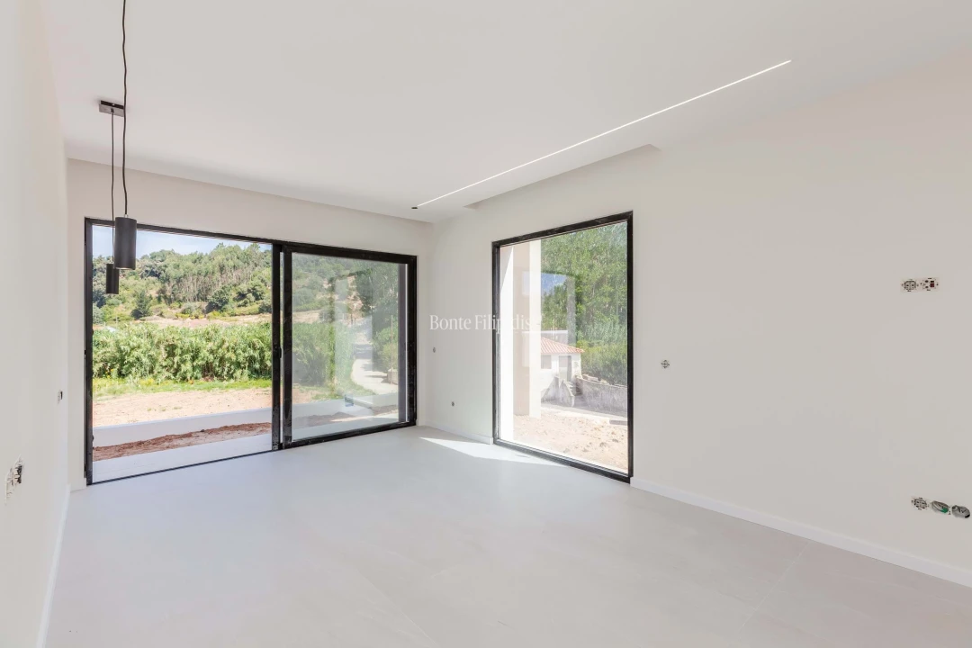 Moradia T3 para Venda em Alvorninha Foto 51