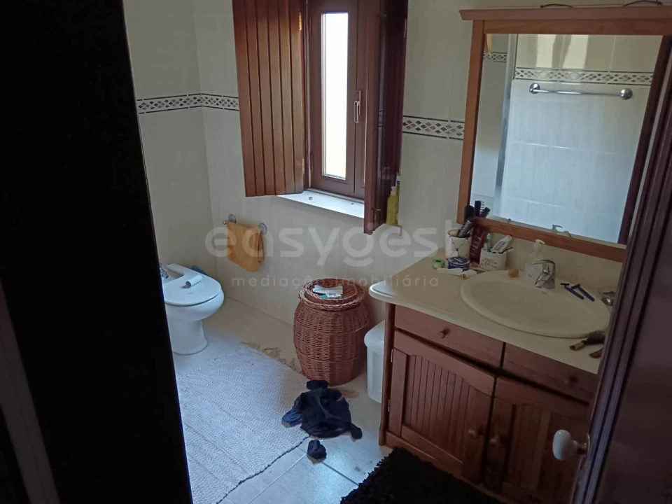 Moradia T4 para Venda em Amiais de Baixo Foto 12