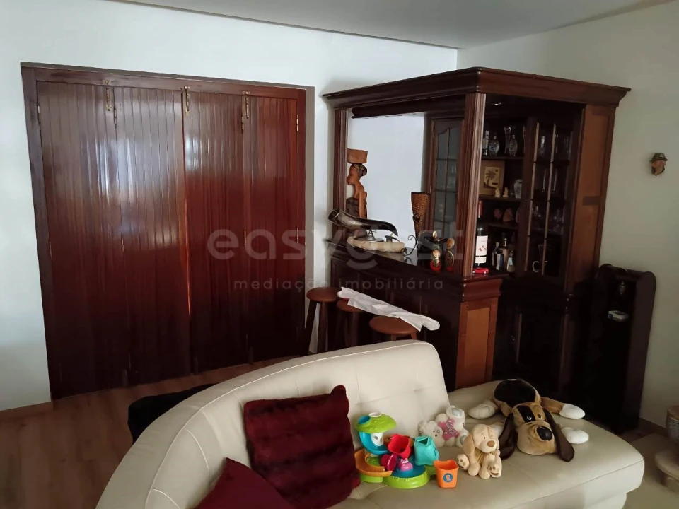 Moradia T4 para Venda em Amiais de Baixo Foto 17