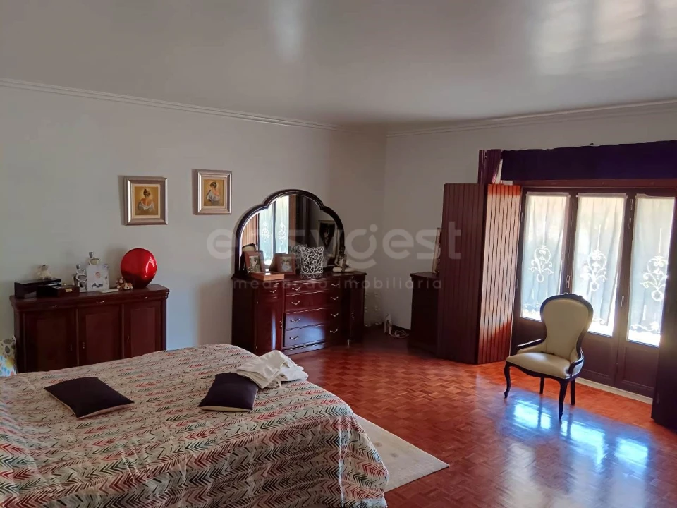 Moradia T4 para Venda em Amiais de Baixo Foto 28