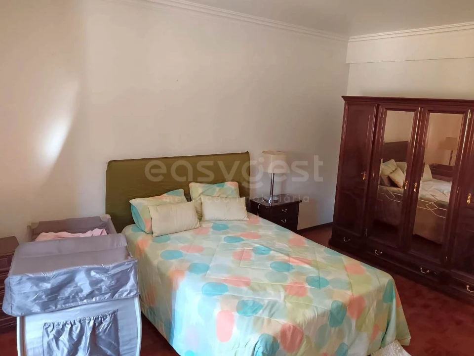 Moradia T4 para Venda em Amiais de Baixo Foto 30