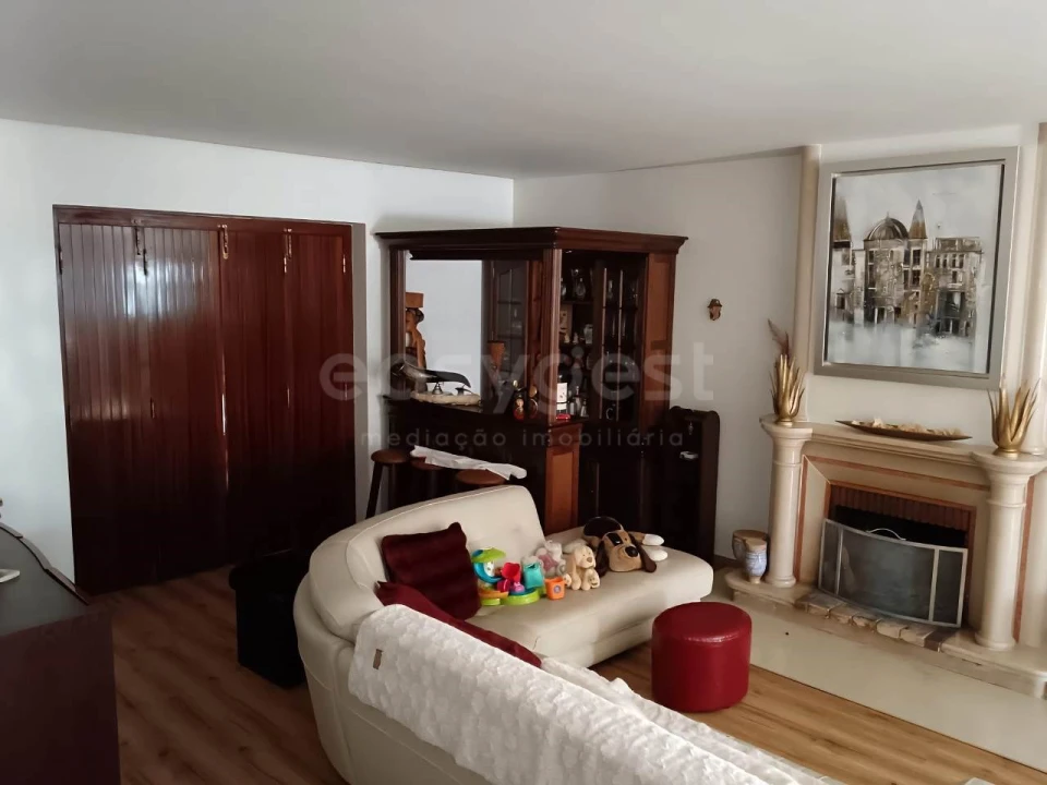 Moradia T4 para Venda em Amiais de Baixo Foto 34