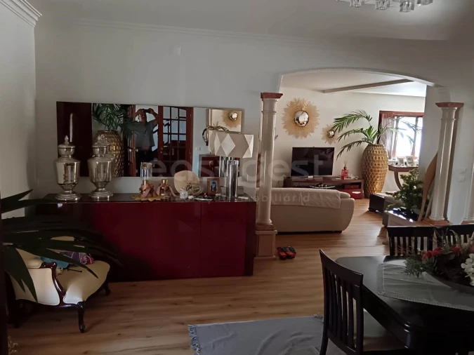 Moradia T4 para Venda em Amiais de Baixo Foto 4