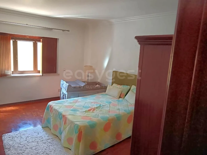 Moradia T4 para Venda em Amiais de Baixo Foto 7