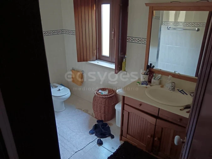 Moradia T4 para Venda em Amiais de Baixo Foto 12