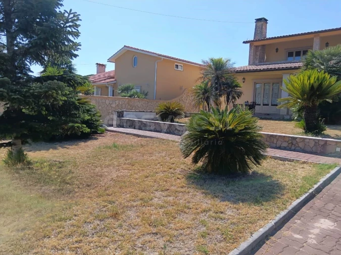 Moradia T4 para Venda em Amiais de Baixo Foto 27