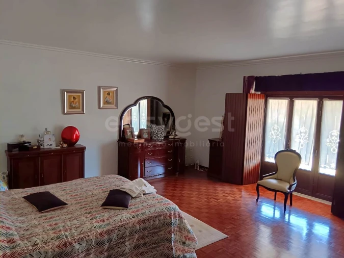 Moradia T4 para Venda em Amiais de Baixo Foto 28