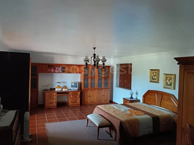 Moradia T4 para Venda em Amiais de Baixo Foto 36