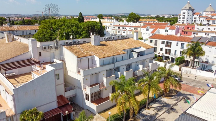 Apartamento T3 para Venda em Quarteira Foto 3