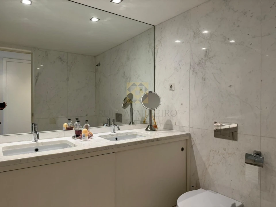 Apartamento T5 para Venda em Matosinhos e Leça da Palmeira Foto 12