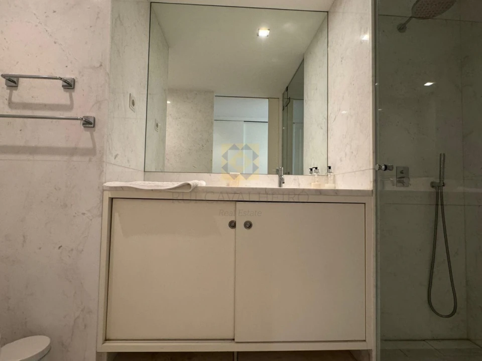 Apartamento T5 para Venda em Matosinhos e Leça da Palmeira Foto 18