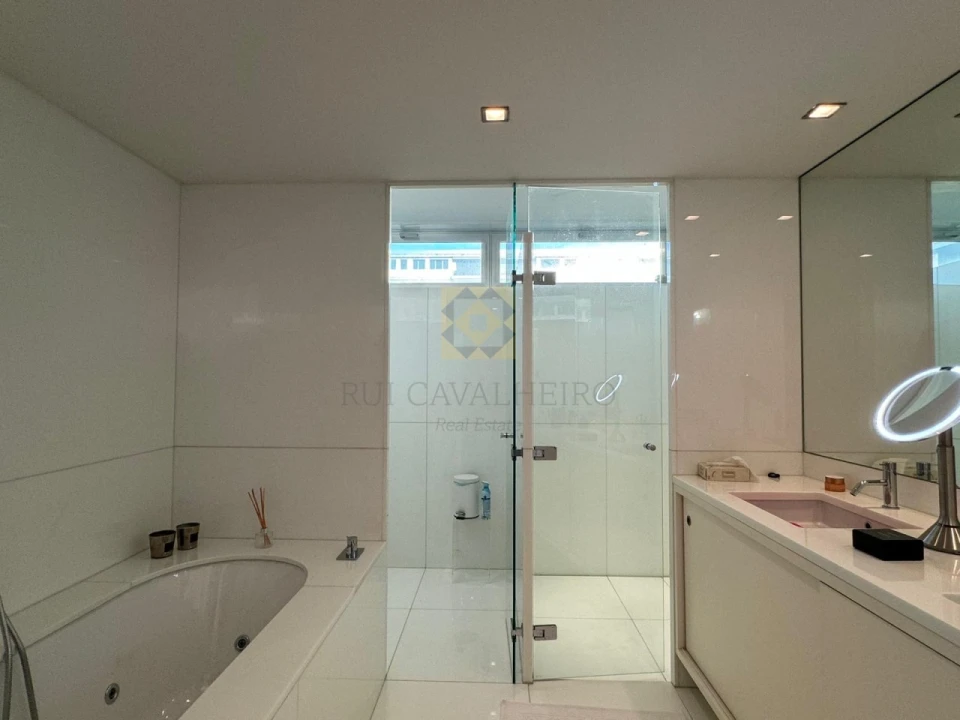 Apartamento T5 para Venda em Matosinhos e Leça da Palmeira Foto 23
