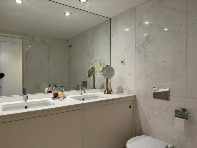 Apartamento T5 para Venda em Matosinhos e Leça da Palmeira Foto 12