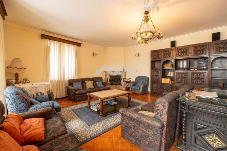 Quinta T9 para Venda em Carreira e Refojos de Riba de Ave Foto 24