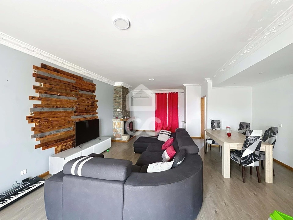 Moradia T4 para Venda em Redondelo Foto 1