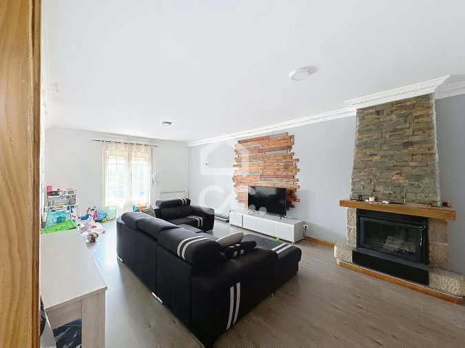 Moradia T4 para Venda em Redondelo Foto 4