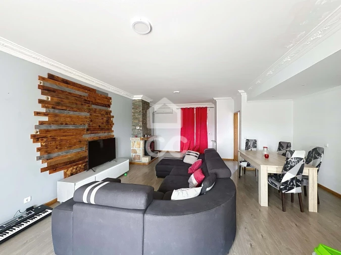 Moradia T4 para Venda em Redondelo Foto 2