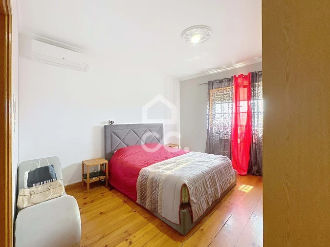 Moradia T4 para Venda em Redondelo Foto 9