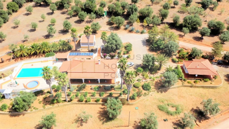 Moradia T5 para Venda em Cabeço de Vide Foto 2