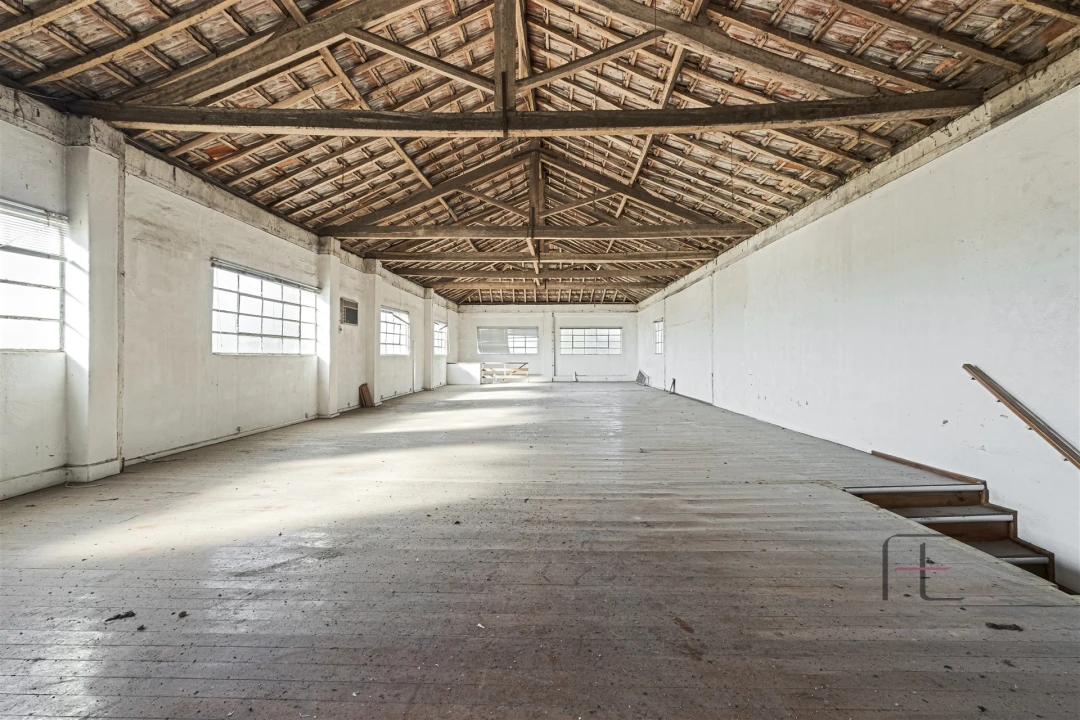 Armazém para Venda em São Paio de Oleiros Foto 19