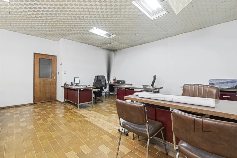 Armazém para Arrendamento em São Paio de Oleiros Foto 14