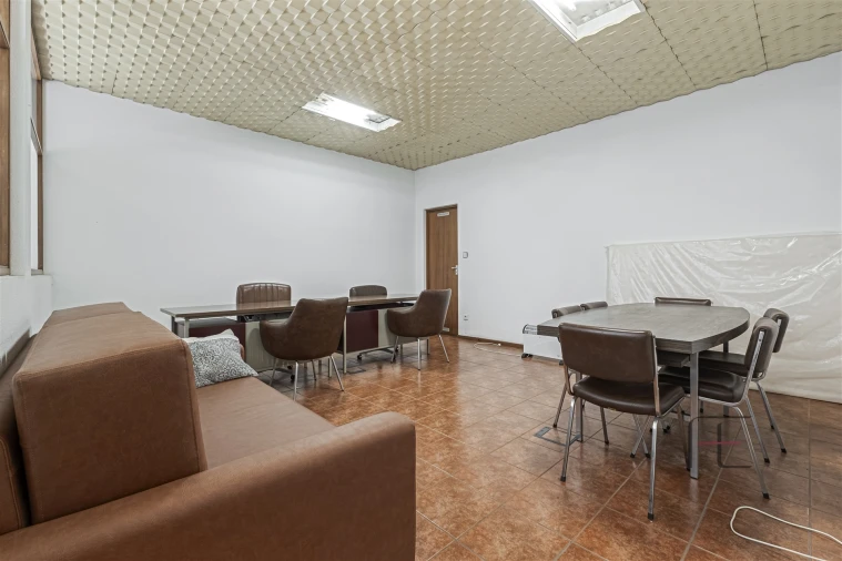 Armazém para Arrendamento em São Paio de Oleiros Foto 10