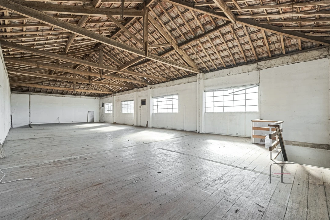 Armazém para Arrendamento em São Paio de Oleiros Foto 6