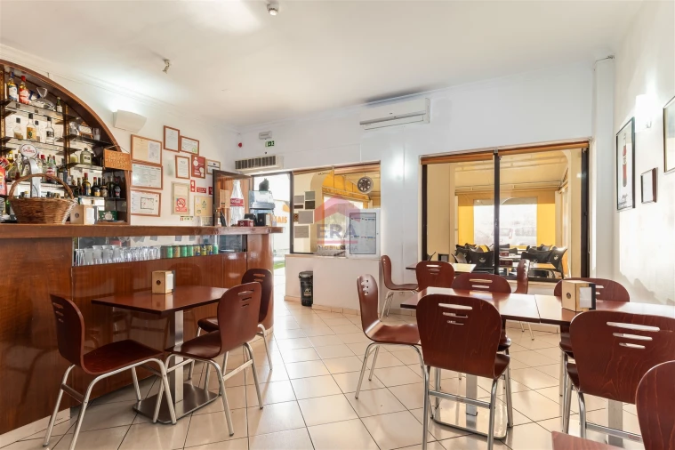 Negócio para Venda em Albufeira e Olhos de Água Foto 1