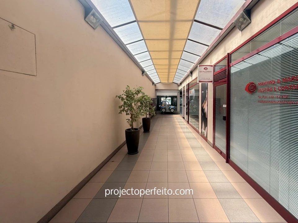 Loja para Venda em Mafamude e Vilar do Paraíso Foto 6