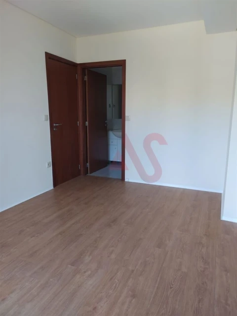 Apartamento T2 para Arrendamento em São Vicente (Braga)