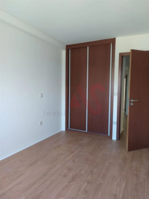 Apartamento T2 para Arrendamento em São Vicente (Braga)