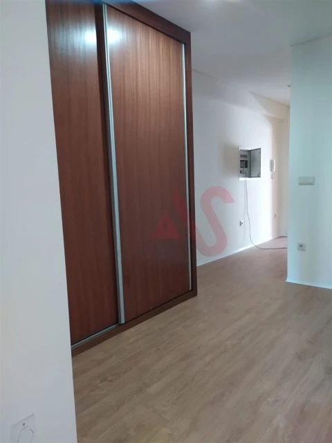 Apartamento T2 para Arrendamento em São Vicente (Braga)