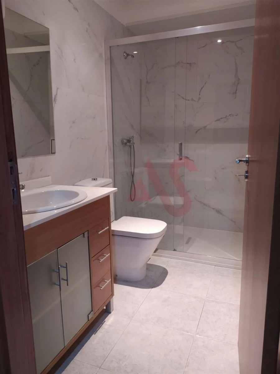 Apartamento T2 para Arrendamento em São Vicente (Braga) Foto 5