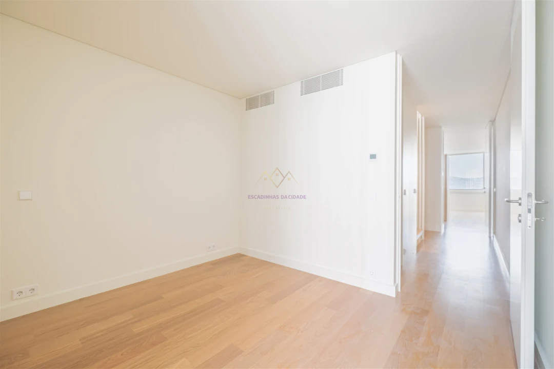 Moradia T5 para Venda em Alcantara Foto 36