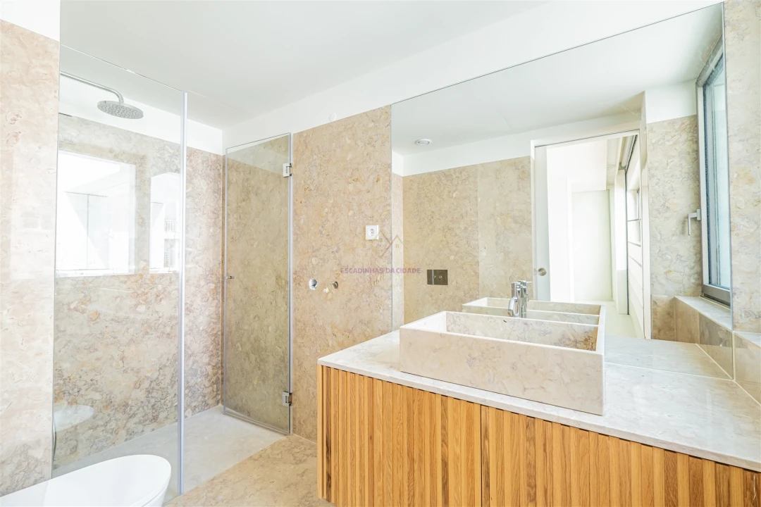 Moradia T5 para Venda em Alcantara Foto 63