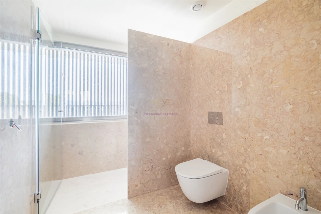 Moradia T5 para Venda em Alcantara Foto 46