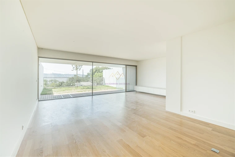 Moradia T5 para Venda em Alcantara Foto 77