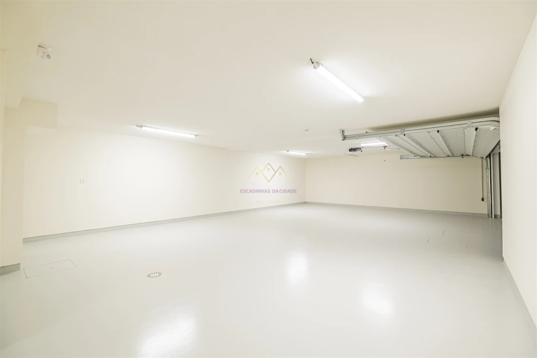 Moradia T5 para Venda em Alcantara Foto 79