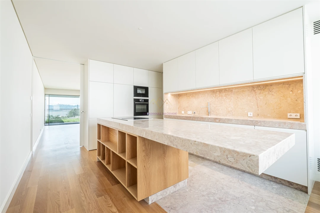 Moradia T5 para Venda em Alcantara Foto 3