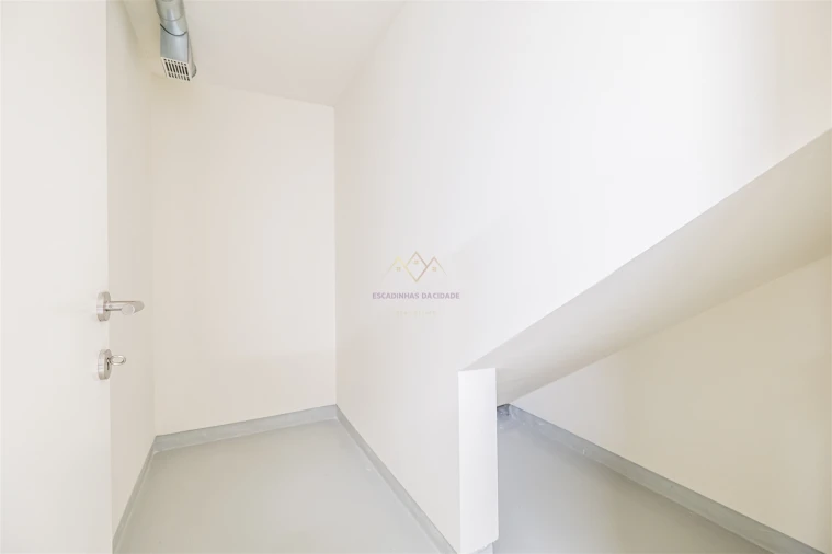 Moradia T5 para Venda em Alcantara Foto 78