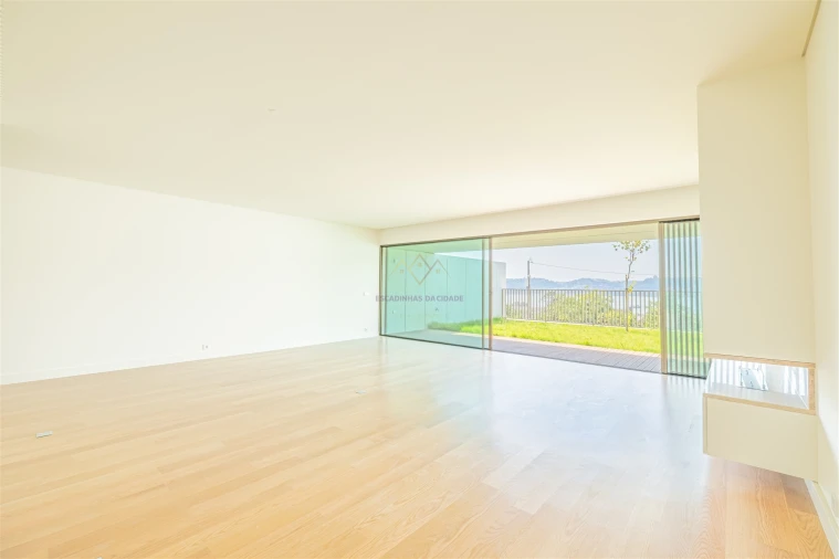 Moradia T5 para Venda em Alcantara Foto 17